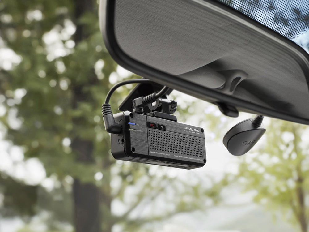 DVR-F220 Alpine ADAS Dash Cam – eingebaut