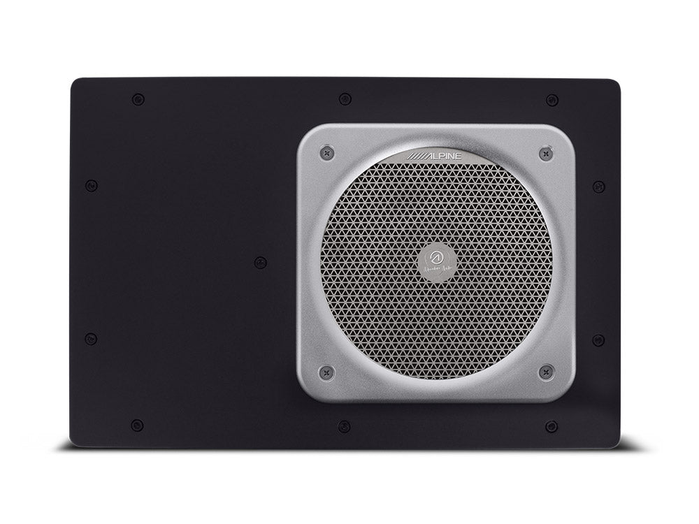 SWC-D84L Alpine Adventure Audio Subwoofer in der Fahrerkabine Frontansicht
